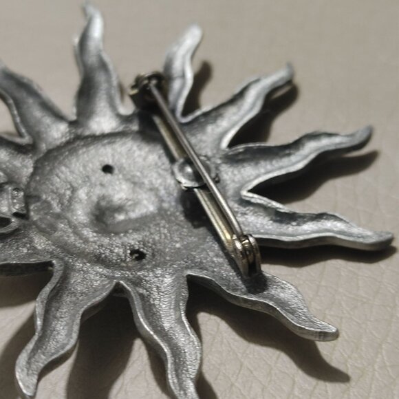 Sun Brooch Pin Vintage Pewter Smiling Unique Sunburst JJ Piece - Picture 8 of 9